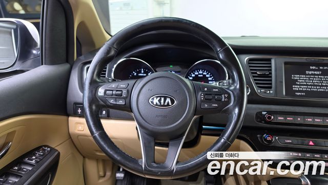 Kia Canival 2019 — photo 19