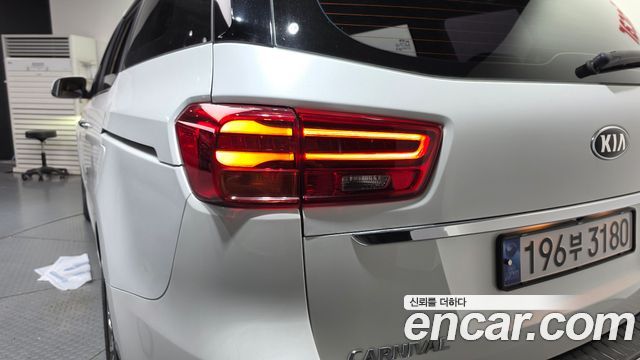 Kia Canival 2019 — photo 9