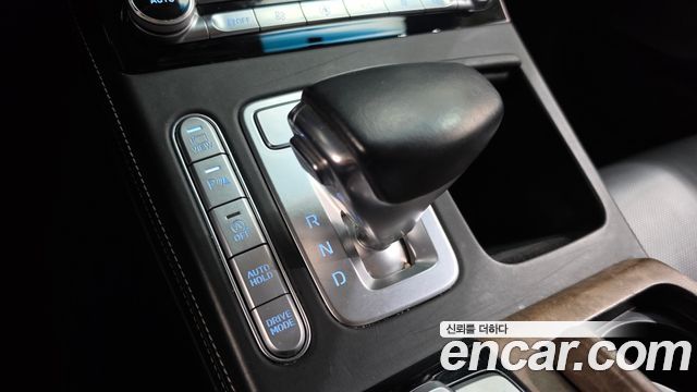 Genesis G90 2019 — photo 12