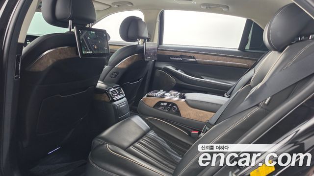 Genesis G90 2019 — photo 17