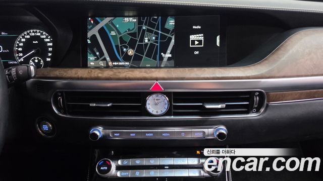 Genesis G90 2019 — photo 19