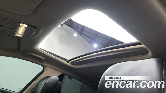 Genesis G90 2019 — photo 24