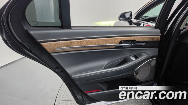 Genesis G90 2019 — photo 15