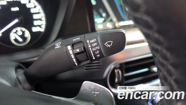 Genesis G90 2019 — photo 30