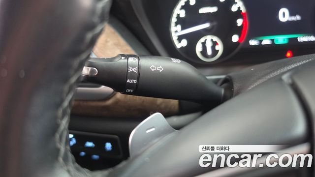 Genesis G90 2019 — photo 37