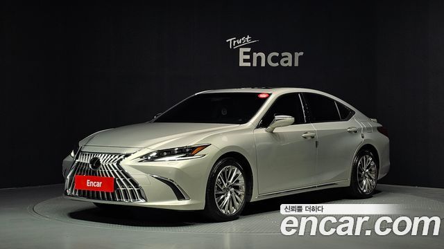Lexus ES 2026 — photo 1