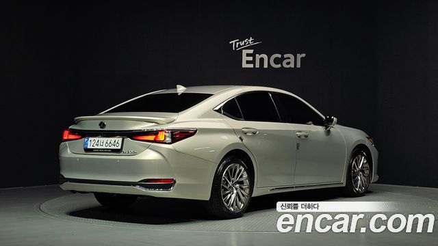 Lexus ES 2026 — photo 2