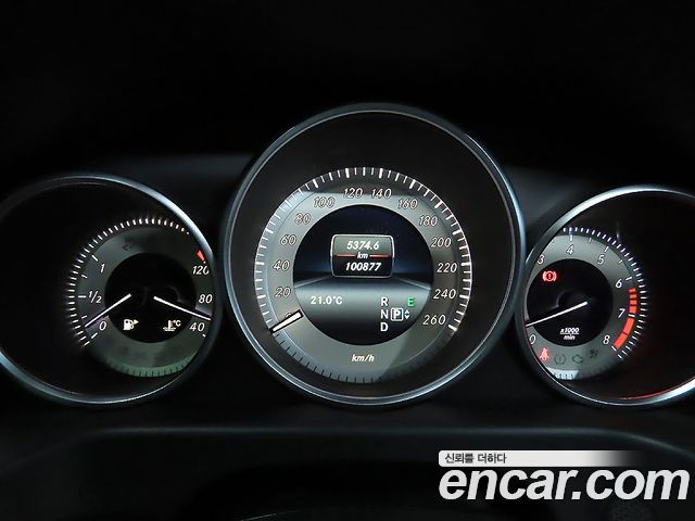 Mercedes-Benz E-Class 2016 — photo 8