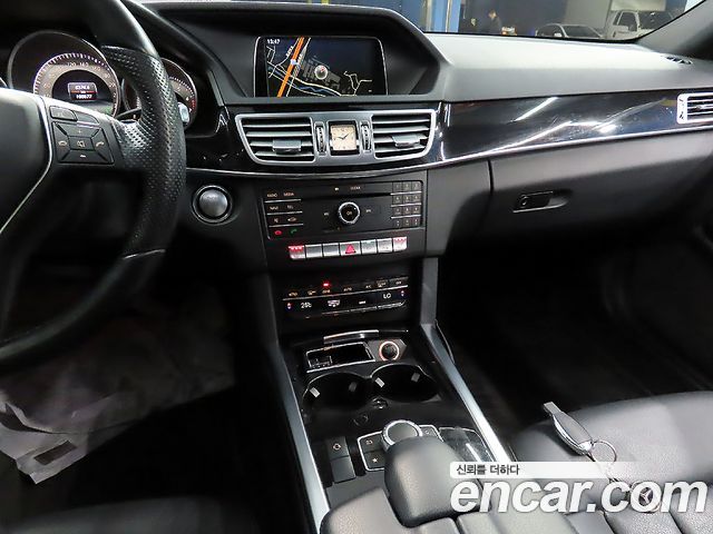 Mercedes-Benz E-Class 2016 — photo 18