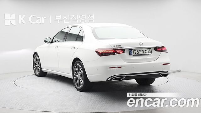 Mercedes-Benz E-Class 2021 — photo 3