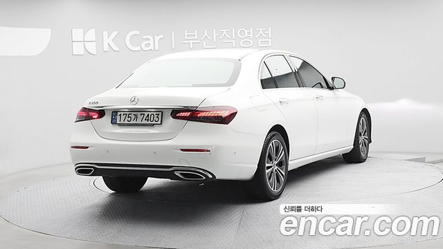 Mercedes-Benz E-Class 2021 — photo 4
