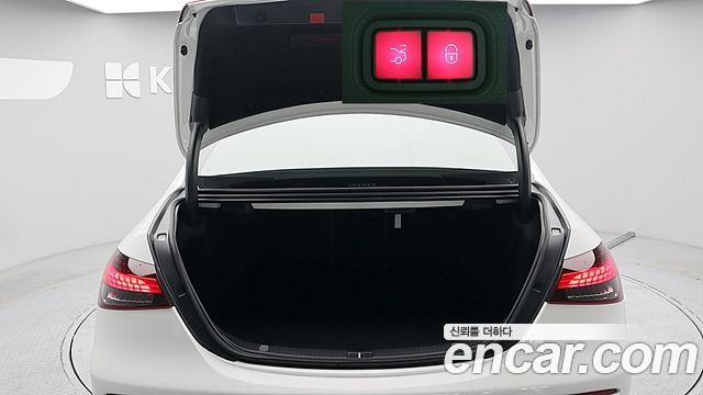 Mercedes-Benz E-Class 2021 — photo 15