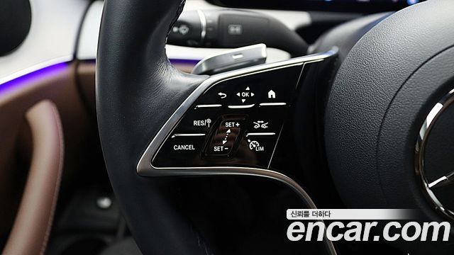 Mercedes-Benz E-Class 2021 — photo 18