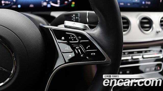 Mercedes-Benz E-Class 2021 — photo 19