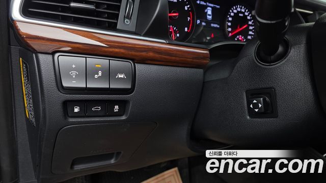 Kia K7 2016 — photo 19