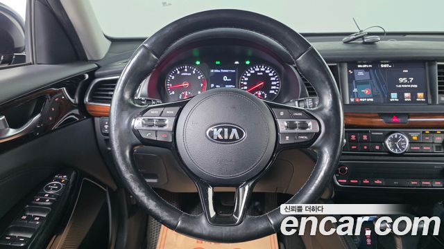 Kia K7 2016 — photo 20