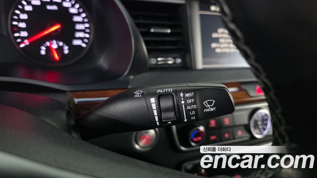 Kia K7 2016 — photo 21