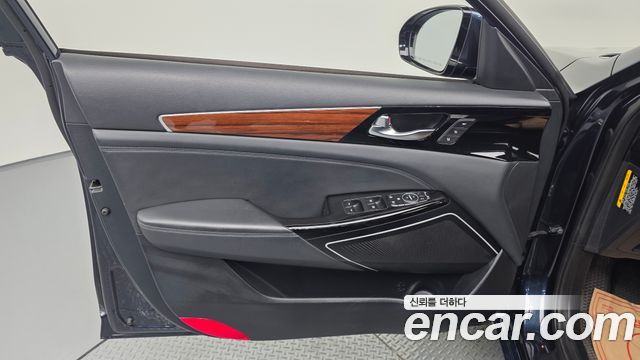 Kia K7 2016 — photo 14