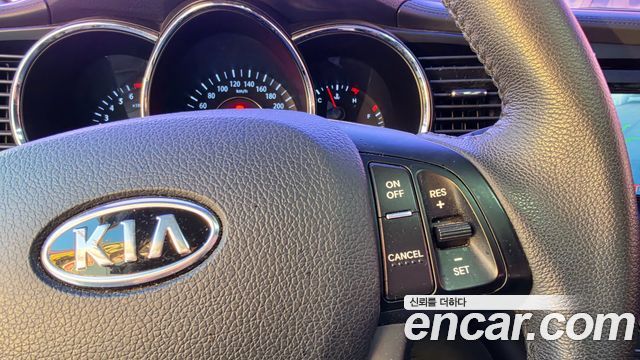 Kia K5 2012 — photo 5