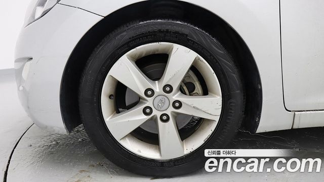 Hyundai AVANTE 2012 — photo 5