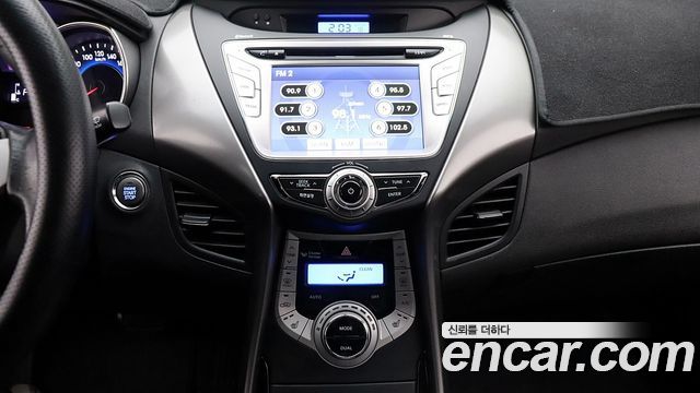 Hyundai AVANTE 2012 — photo 13