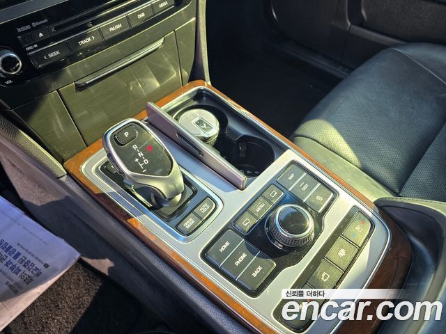 Hyundai Equus 2014 — photo 9