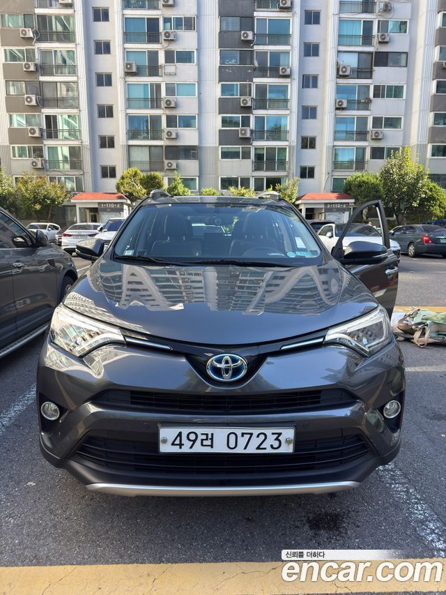 Toyota RAV4 2016 — photo 1