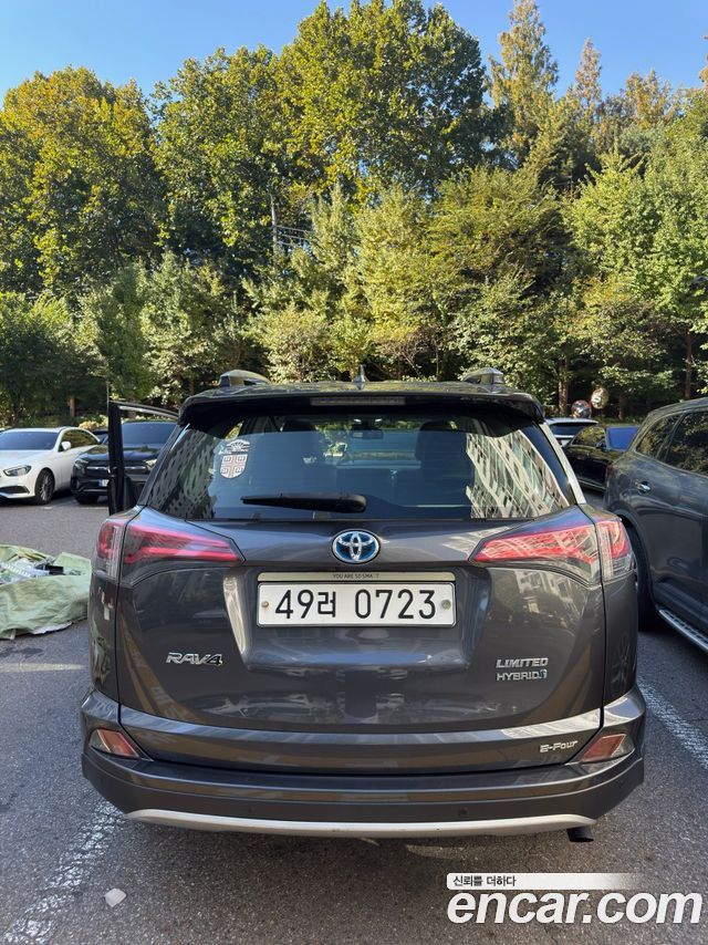 Toyota RAV4 2016 — photo 2