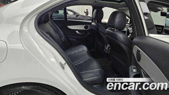 Mercedes-Benz C-Class 2016 — photo 12