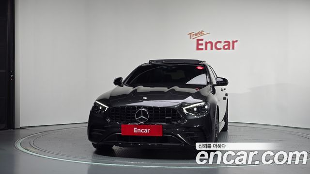 Mercedes-Benz E-Class 2023 — photo 3