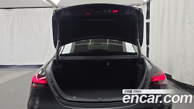Mercedes-Benz E-Class 2023 — photo 25