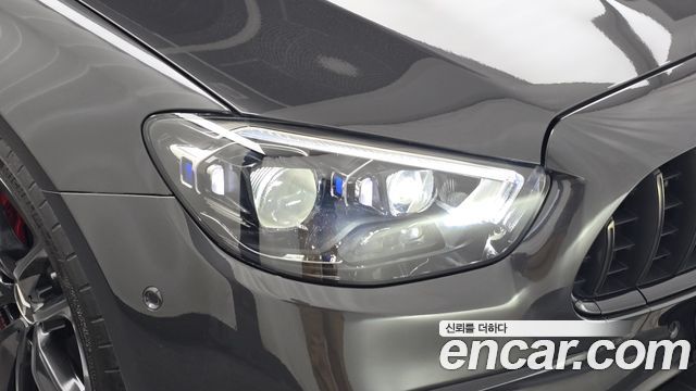 Mercedes-Benz E-Class 2023 — photo 8