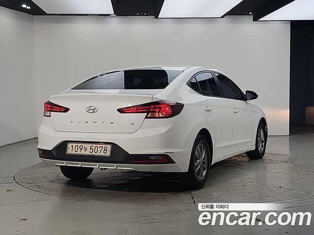 Hyundai AVANTE 2019 — photo 4