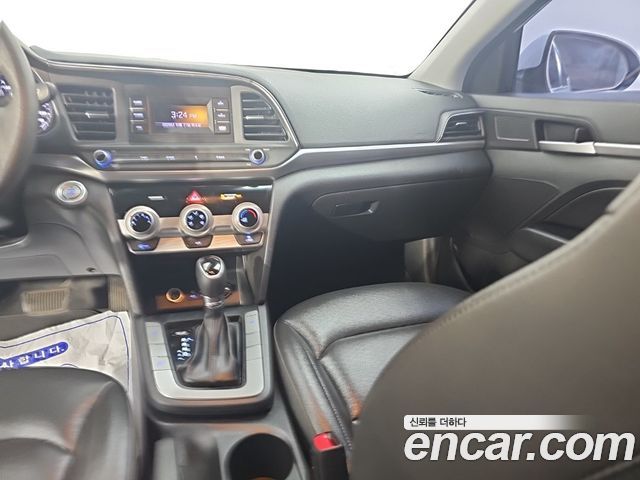 Hyundai AVANTE 2019 — photo 10