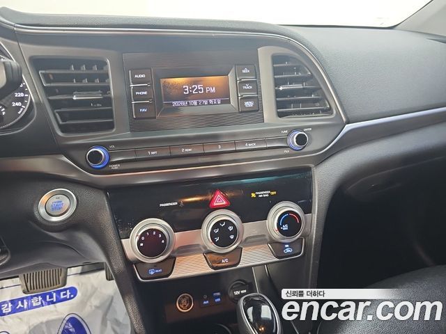 Hyundai AVANTE 2019 — photo 14