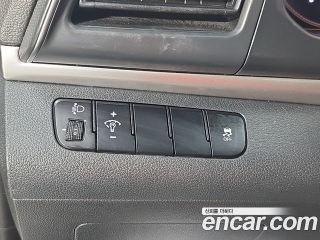 Hyundai AVANTE 2019 — photo 15