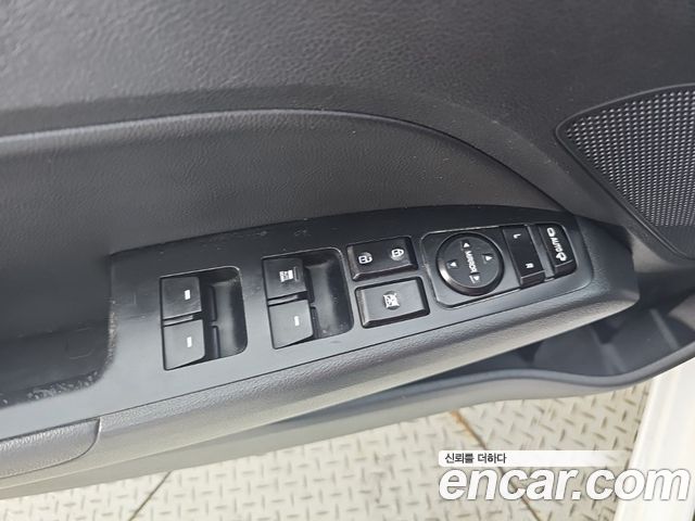 Hyundai AVANTE 2019 — photo 16