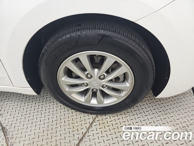 Hyundai AVANTE 2019 — photo 20