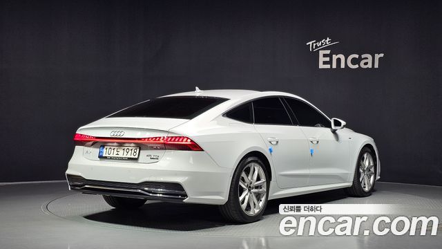 Audi A7 2023 — photo 2