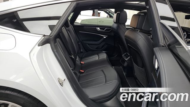 Audi A7 2023 — photo 18