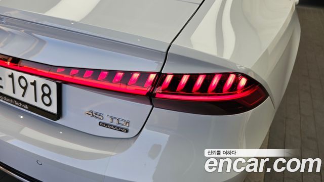 Audi A7 2023 — photo 9