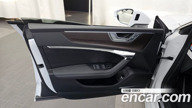 Audi A7 2023 — photo 14
