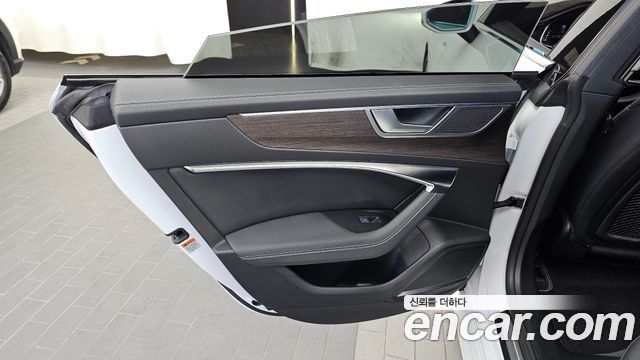 Audi A7 2023 — photo 15