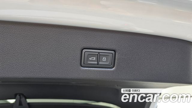 Audi A7 2023 — photo 31