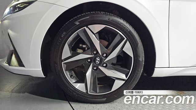 Hyundai AVANTE 2023 — photo 5