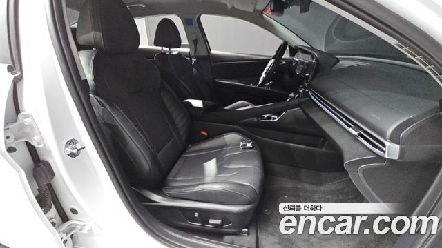 Hyundai AVANTE 2023 — photo 16