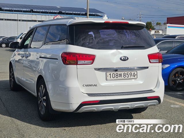 Kia Canival 2018 — photo 5