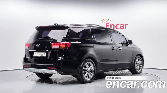 Kia Canival 2015 — photo 2