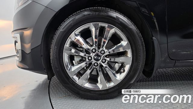 Kia Canival 2015 — photo 5