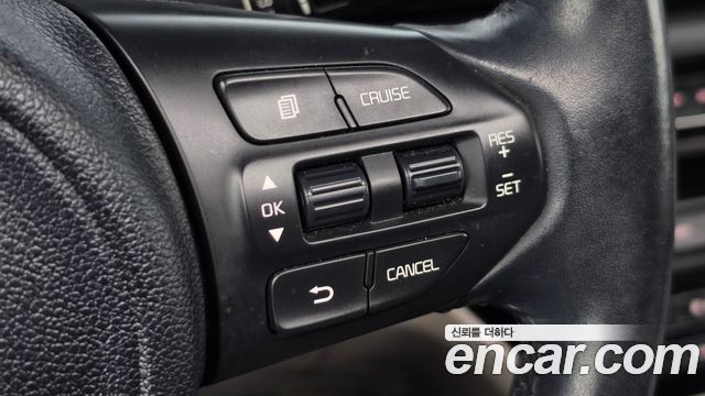Kia Canival 2015 — photo 21